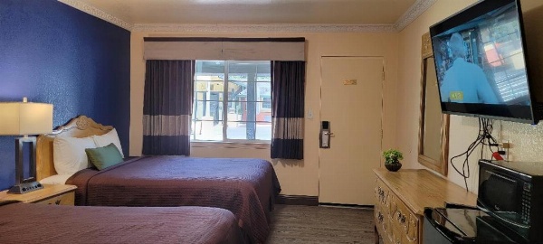 Lakeview Inn image 48